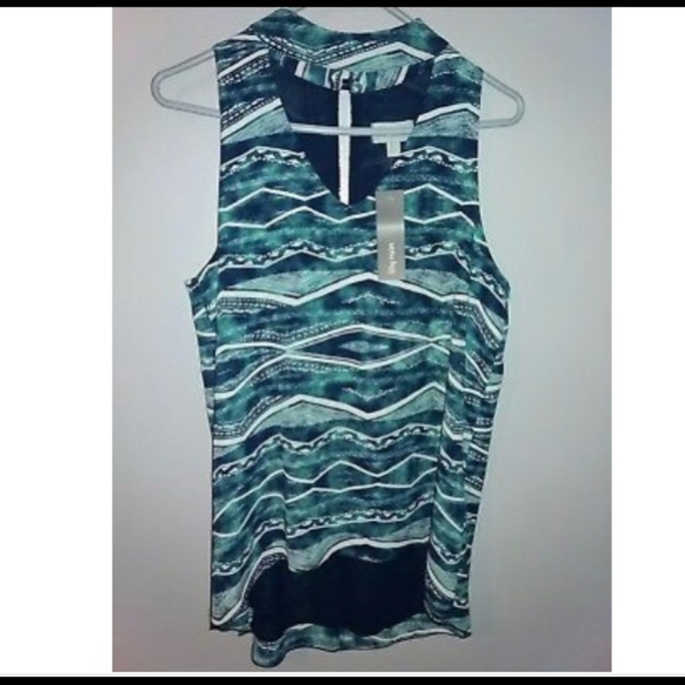 Veronica M Medium-Sleeveless-Blouse